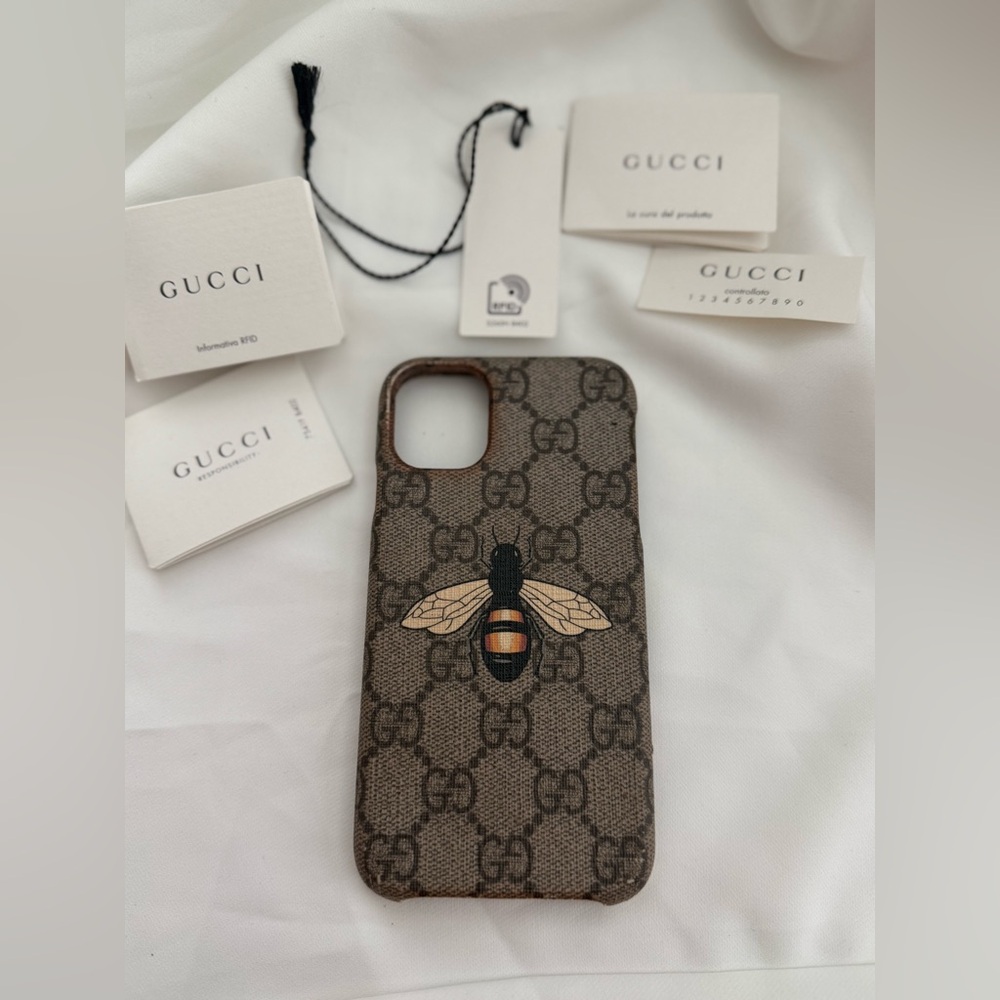 Gucci Brown and White Phone Case Set